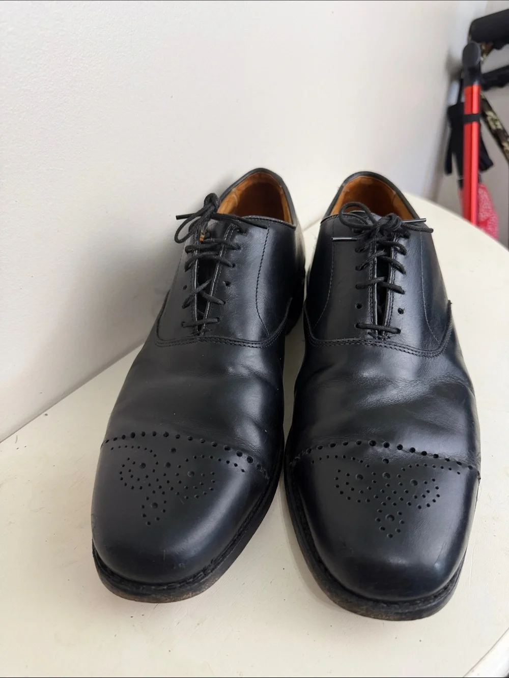 (2247) Allen Edmonds Black Leather Cap-Toe Derby Oxfords, Size: 10
